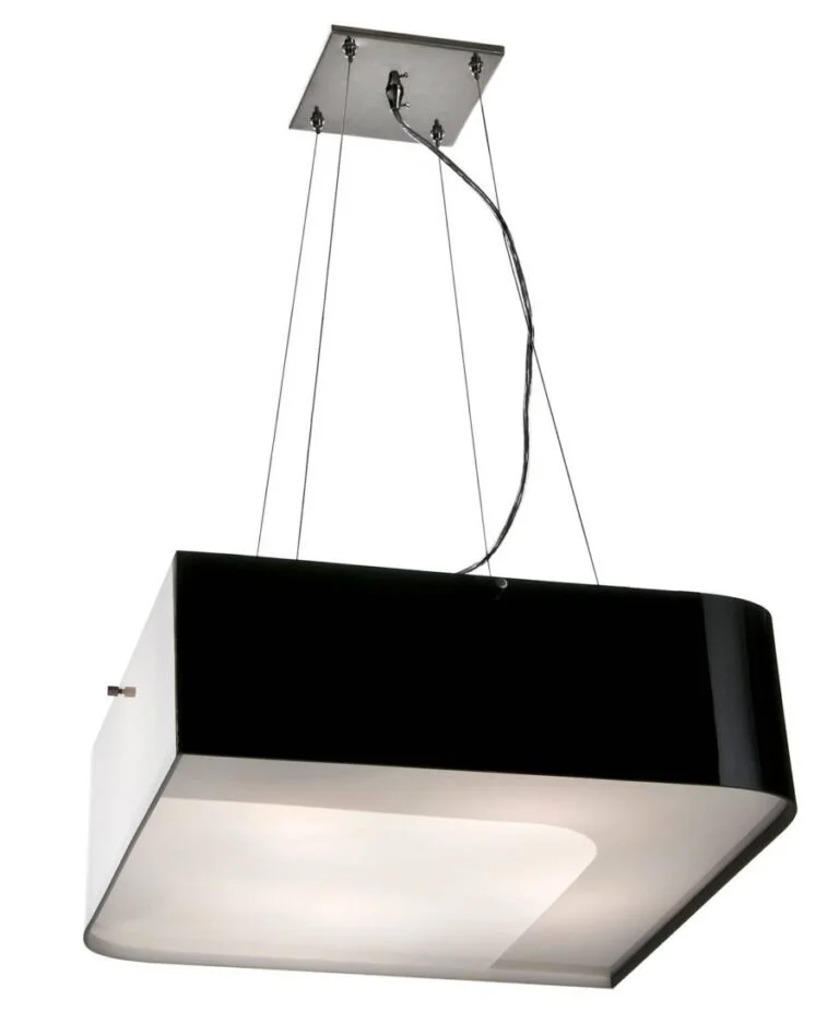 lustre quadrado com duas laterais opostas arredondadas, laterais pretas, base fechada em tons de bege